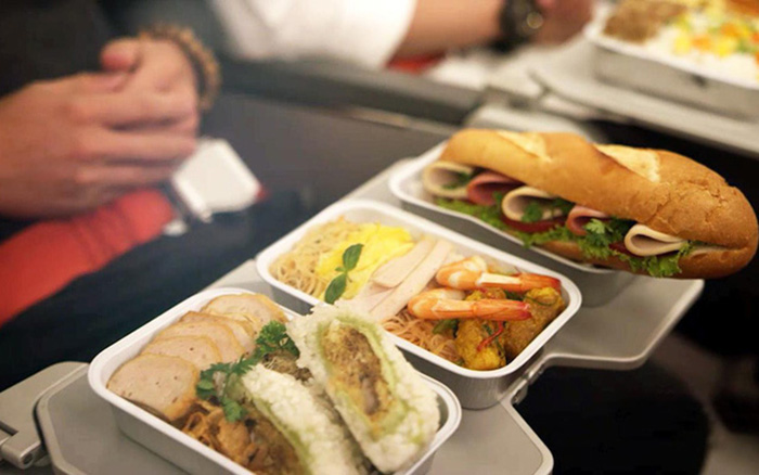Vé máy bay giá rẻ và cách chuẩn bị bữa ăn đường dài như thế nào?