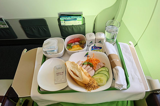 Hãng hàng không Bamboo Airways phục vụ các suất ăn chất lượng trên các chuyến bay