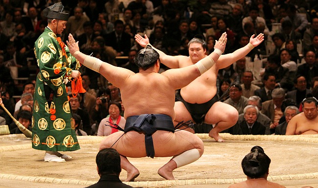 Lễ hội Sumo là một trong những lễ hội truyền thống được tổ chức hàng năm tại Nhật Bản