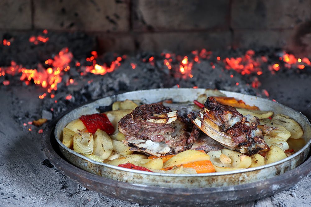 Peka là một trong những món ăn truyền thống của người Croatia, hay còn có tên gọi khác là Cripjna. 
