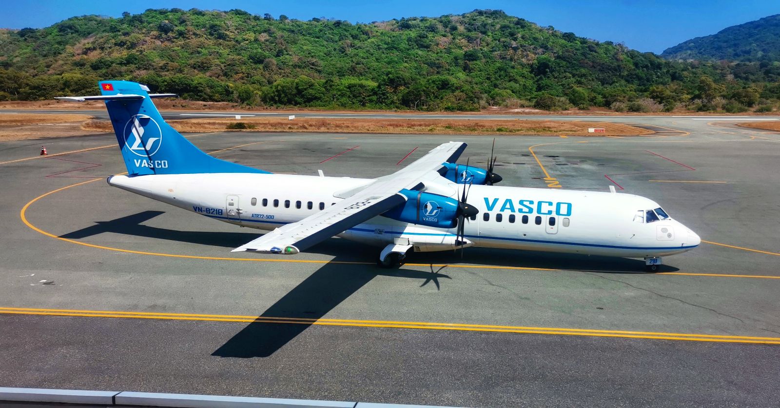 ATR 72-500 là dòng máy bay được Vietnam Airlines khai thác phục vụ 2 đường bay nội địa
