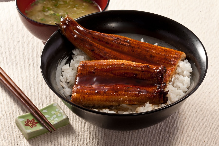Tại đây, lươn Anago được chế biến thành rất nhiều món ăn ngon, tuy nhiên phổ biến nhất vẫn là kiểu chế biến lươn nướng tẩm nước sốt, được gọi là Kabayaki. 