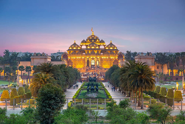 Đền Akshardham là một trong những địa điểm tham quan nổi tiếng bậc nhất tại New Delhi mà du khách không nên bỏ qua. 