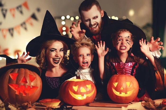 Trẻ em và cả người lớn Mỹ hoá trang thành những nhân vật yêu thích của mình vào ngày lễ Halloween