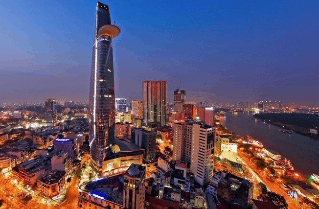 Tòa tháp Bitexco cũng chính là địa điểm lý tưởng cho du khách khám phá vẻ đẹp Sài Gòn về đêm.