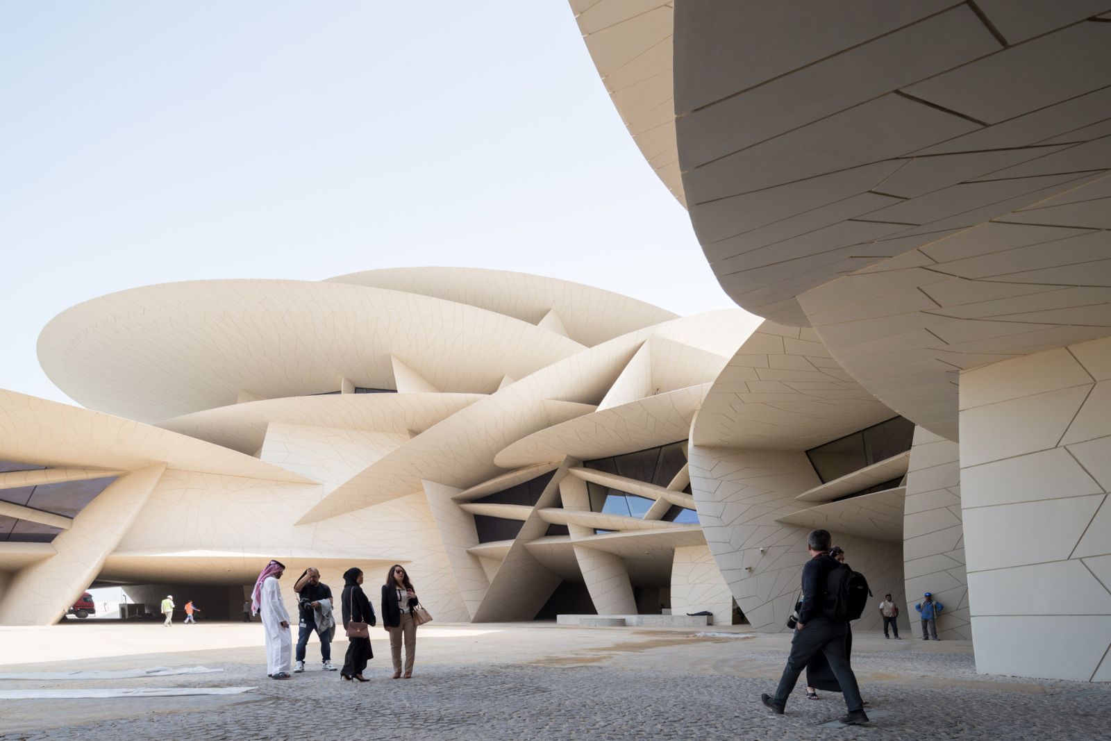 Đây là công trình kiến trúc toà nhà bắt mắt mà du khách không nên bỏ qua khi tới tham quan Doha, Qatar. 