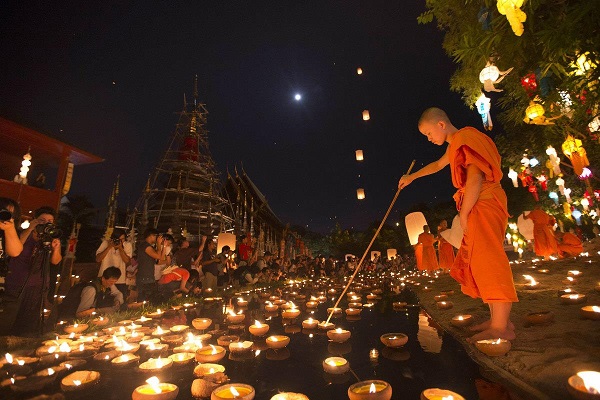Lễ hội hoa đăng Loy Krathong là một trong những lễ hội lớn nhất và lâu đời nhất xứ sở chùa Vàng