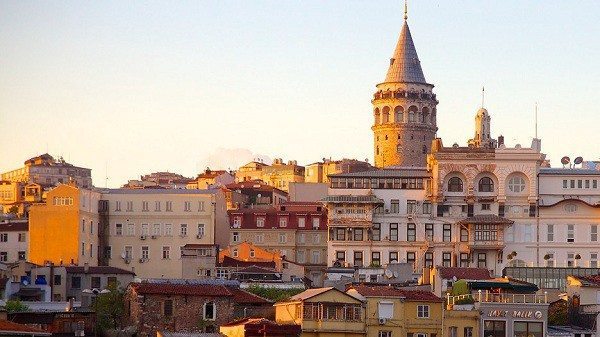 Tháp Galata đã tô điểm cho đường chân trời của thành phố Istanbul bao năm nay