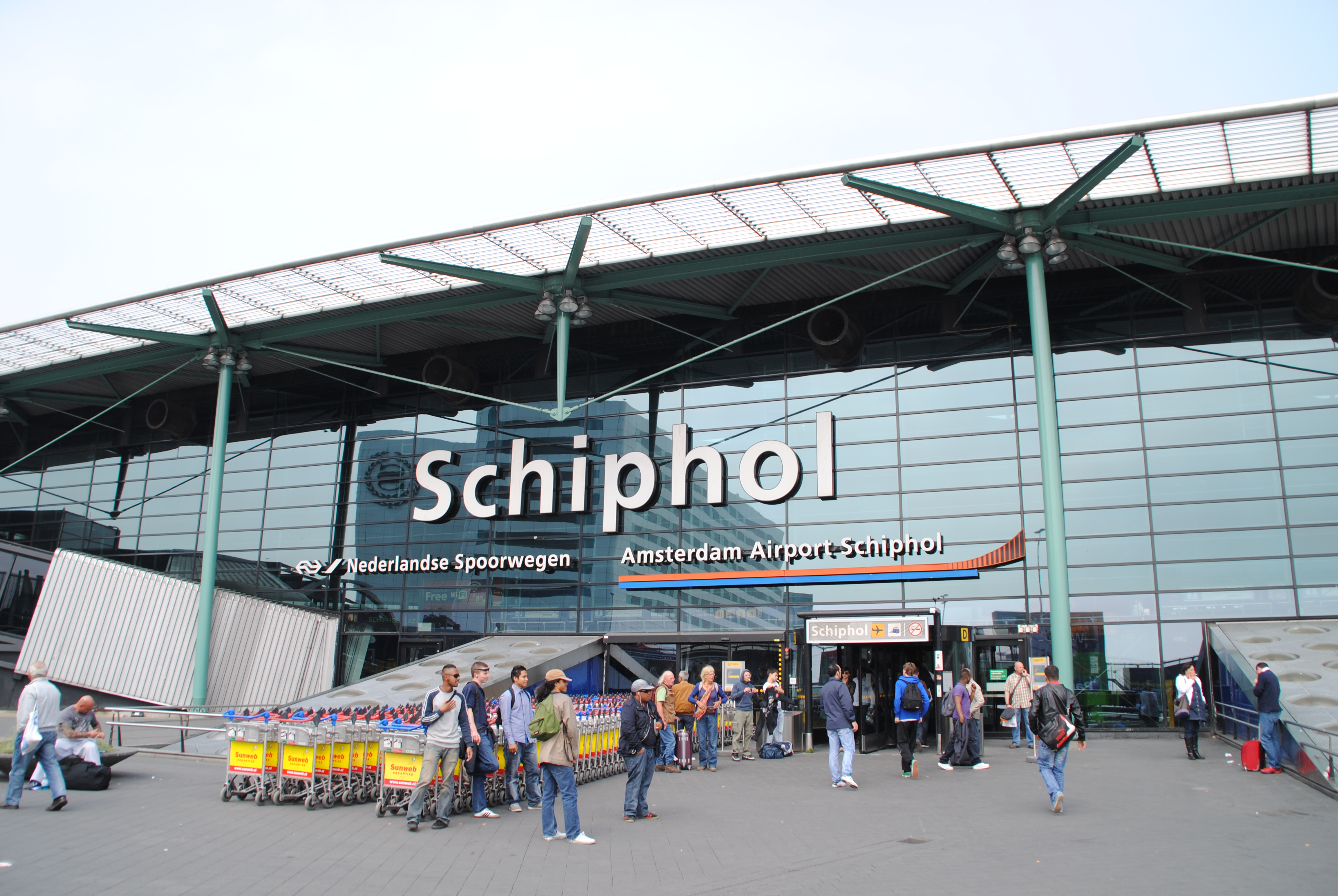 Sân bay Quốc tế Amsterdam Schiphol (AMS) xếp top 5 sân bay bận rộn nhất châu Âu.