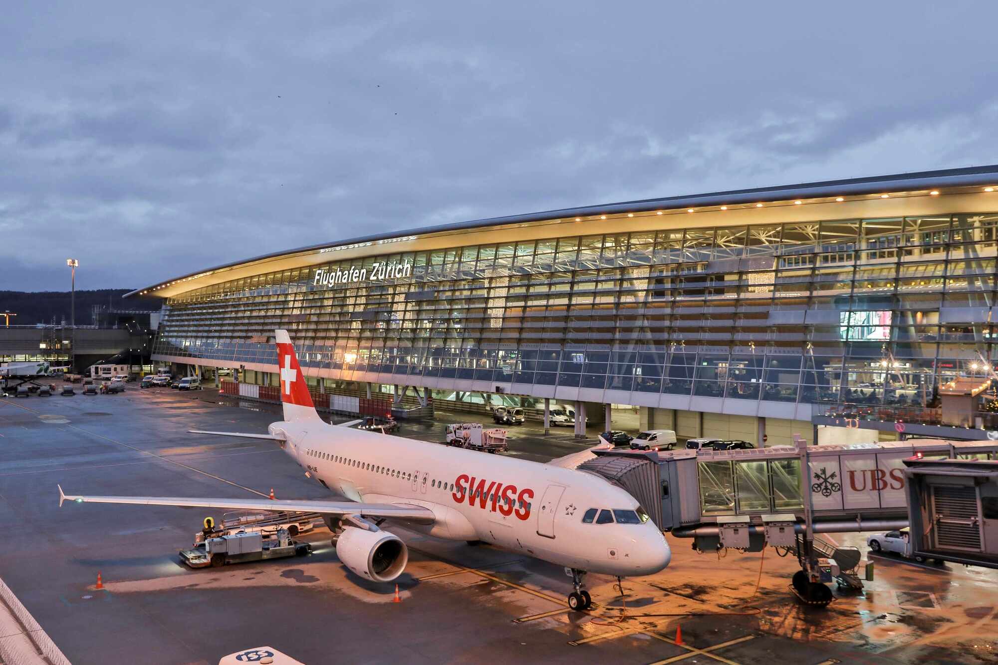 Sân bay Quốc tế Zurich là sân bay lớn và tấp nập nhất Thuỵ Sĩ