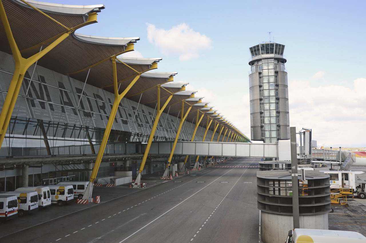 Sân bay quốc tế Madrid Barajas là sân bay lớn nhất Tây Ban Nha