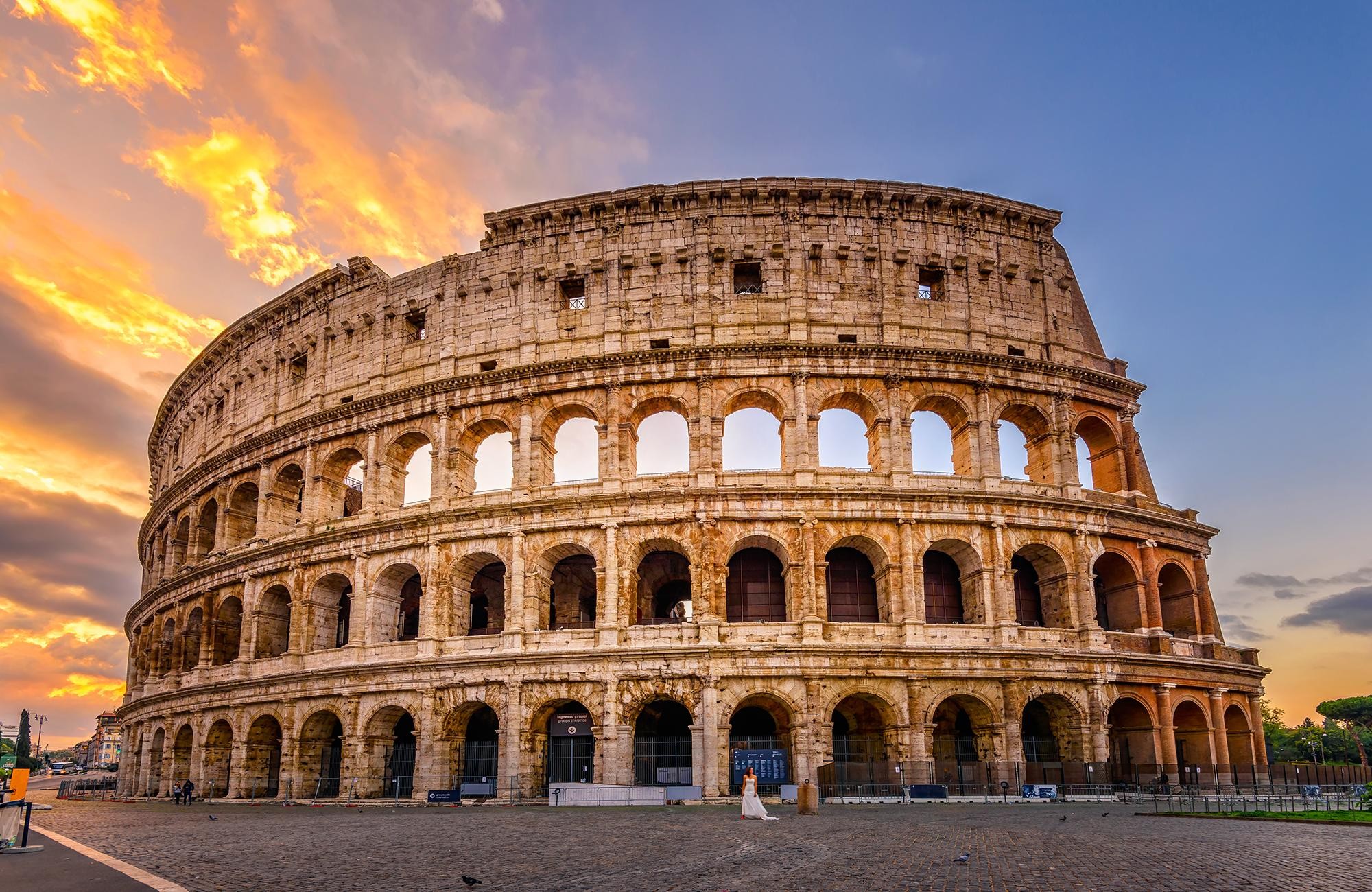 Đấu trường La Mã giữa lòng thành Rome, Italia