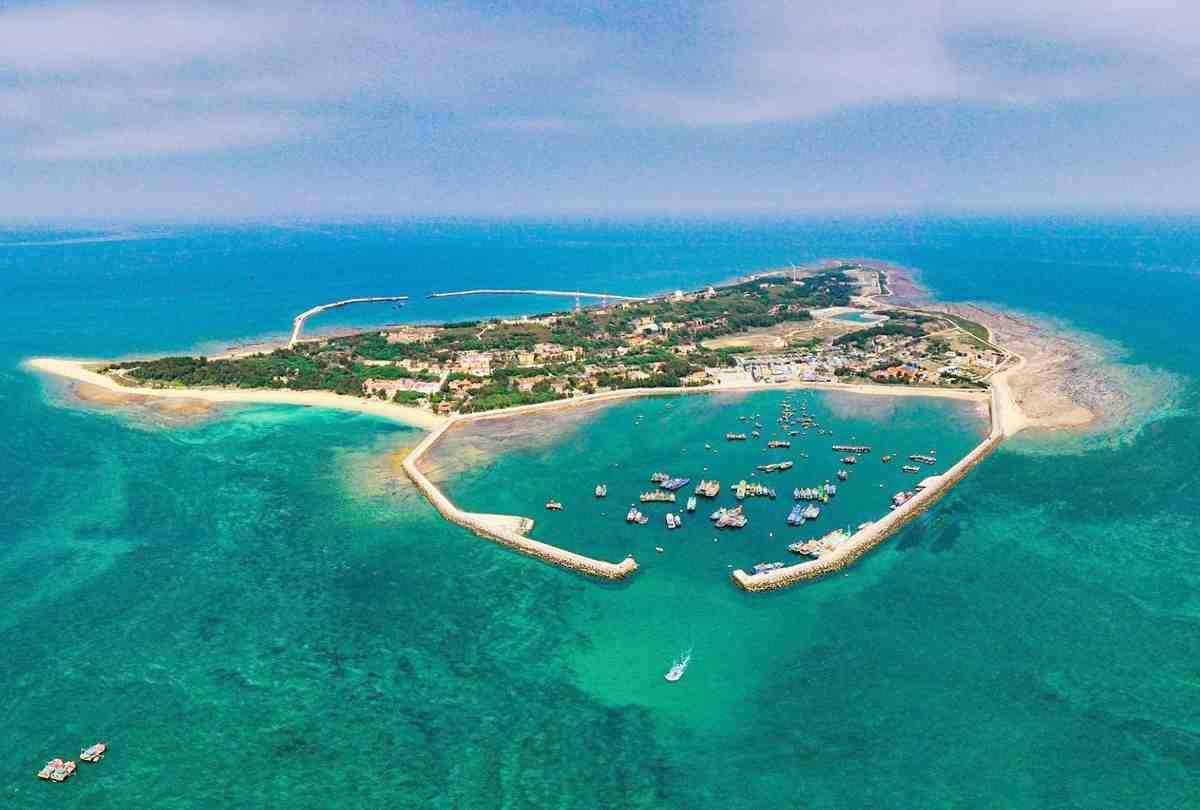 Đảo Bạch Long Vĩ sở hữu bãi biển hoang sơ tuyệt đẹp