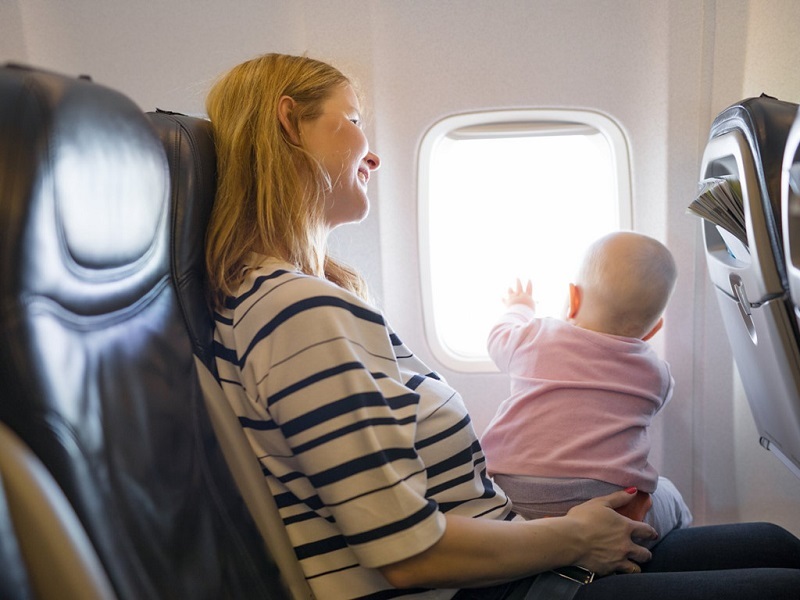 Đặt vé máy bay trước cho bạn và bé để có giá tốt cũng như chắc chắn bé được nhận chở trên chuyến bay