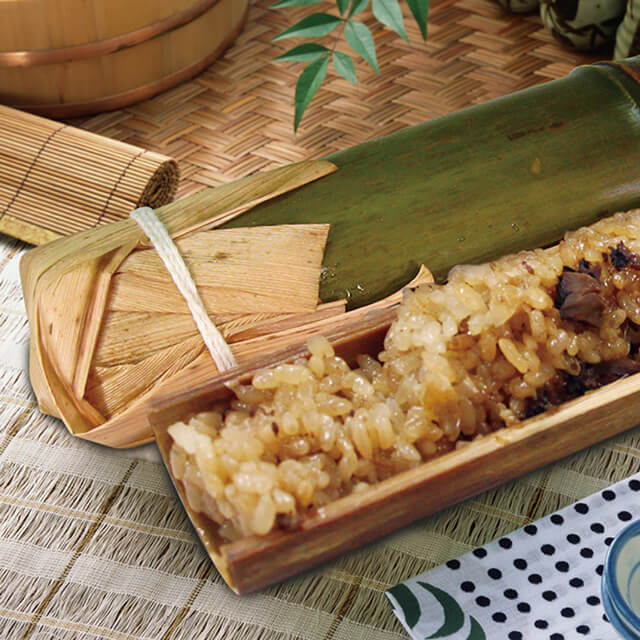 Cơm ống tre Phượng Hoàng Cổ Trấn mang hương vị đặc biệt thơm ngon