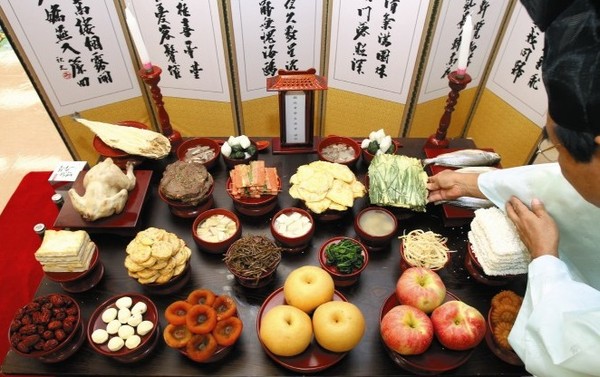 Cúng thần linh, tổ tiên là hoạt động vô cùng quan trọng trong dịp lễ Trung thu ở Nhật Bản