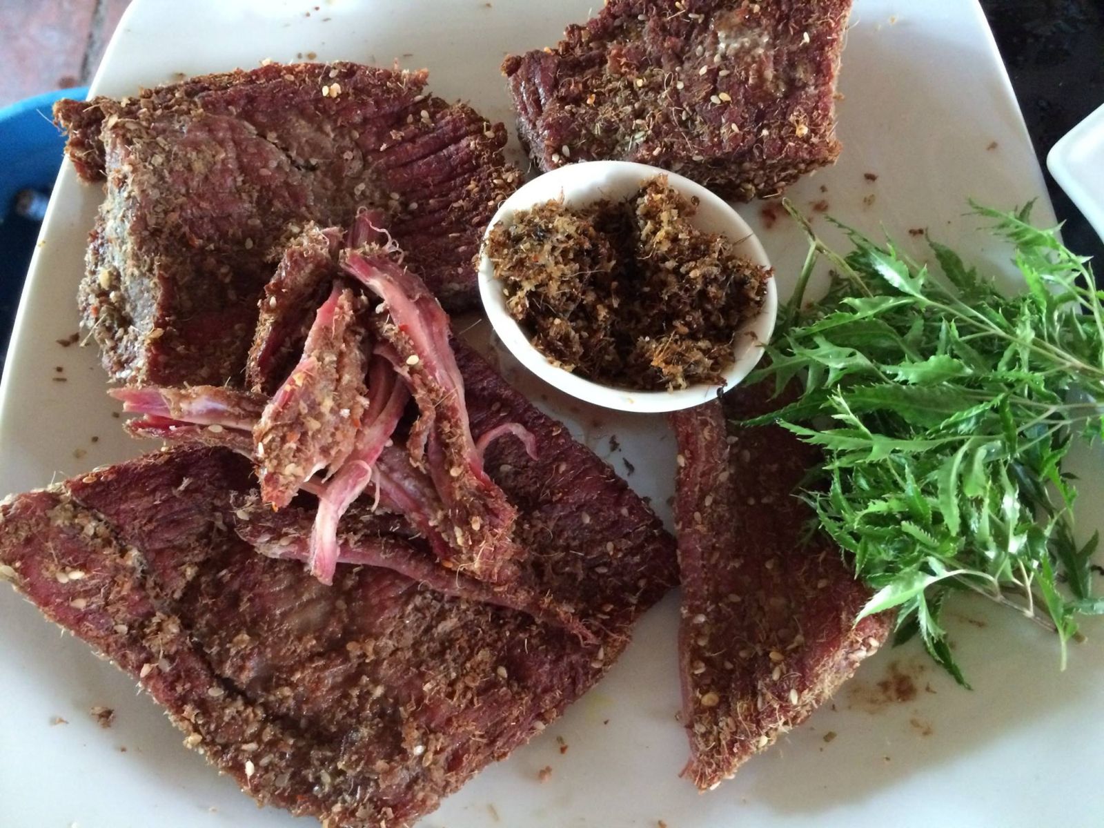 Bò một nắng Gia Lai là đặc sản bạn nên mua về làm quà