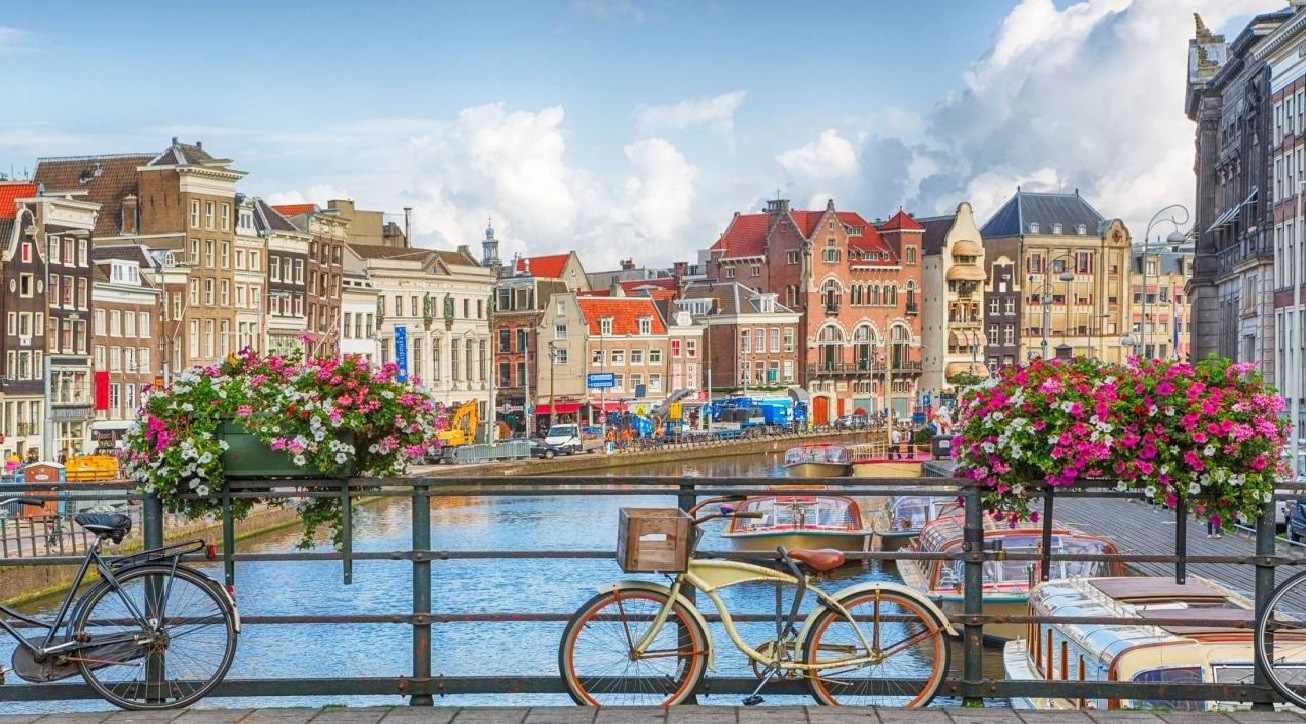 Mỗi thời điểm trong năm Amsterdam lại có một vẻ đẹp riêng