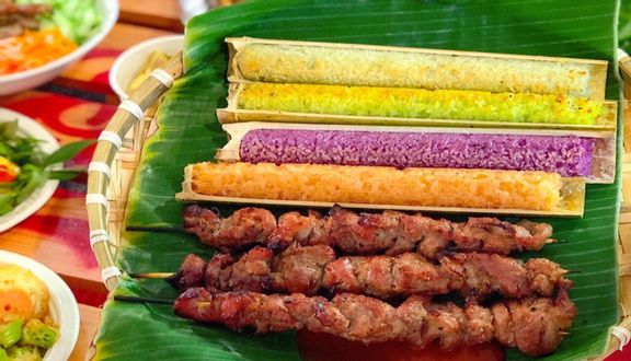 Cơm lam là món ăn nổi tiếng tại các bản làng của đồng bào dân tộc miền núi Mai Châu