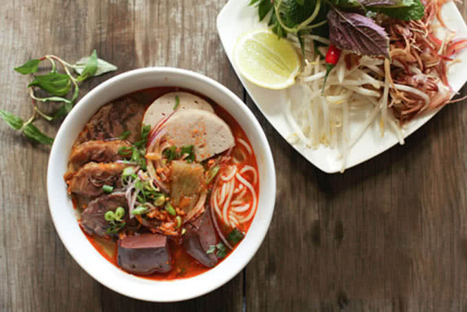 Bún bò Huế là đặc sản trứ danh tại đây