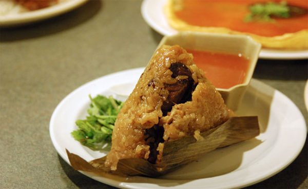 Xôi ống có nhiều nét tương đồng với món cơm lam truyền thống của Việt Nam