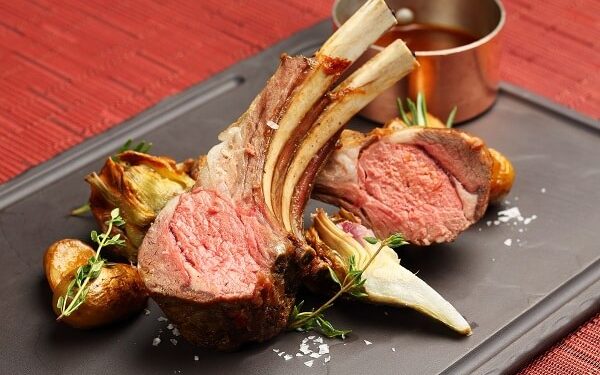 Sườn cừu nướng là món nhất định bạn phải thử khi đi du lịch Ninh Thuận