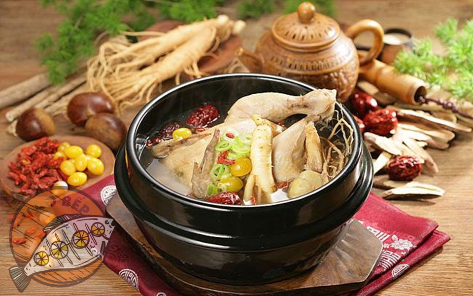 Du khách nhất định không thể bỏ qua món gà hầm đẳng sâm khi đi du lịch Kon Tum