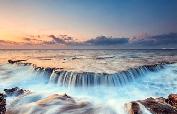 Hang Rái được coi là địa điểm tuyệt vời để tham quan, chiêm ngưỡng bình minh ấm áp