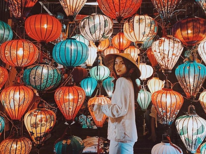 Phố đèn lồng Hội An rực rỡ sắc màu