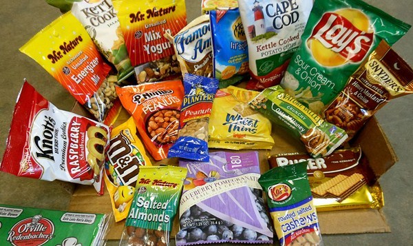 Các hãng hàng không cho phép hành khách mang theo đồ ăn khi lên máy bay