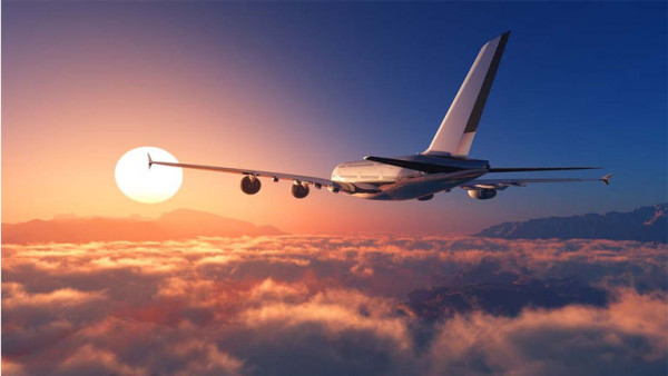 Bạn nên truy cập website và fanpage của các hãng hàng không thường xuyên để check giá vé