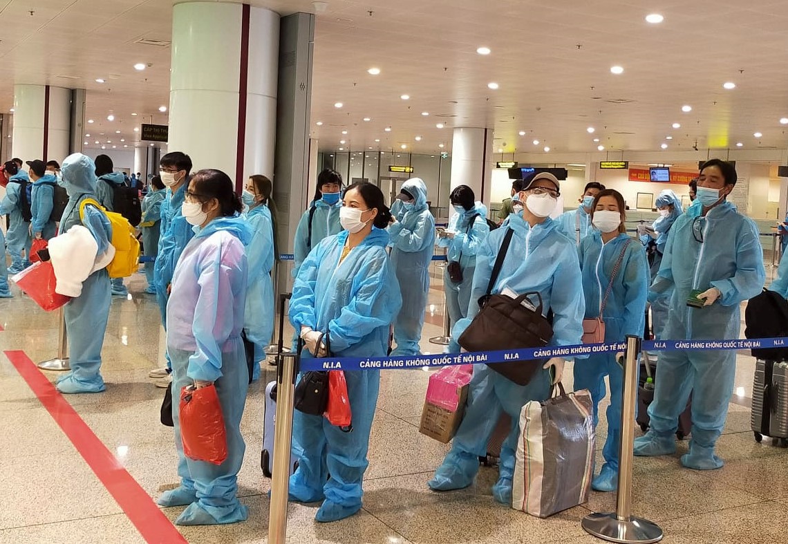 Từ ngày 01/01/2022, Việt Nam áp dụng quy định cho phép người nhập cảnh cách ly tại nhà.