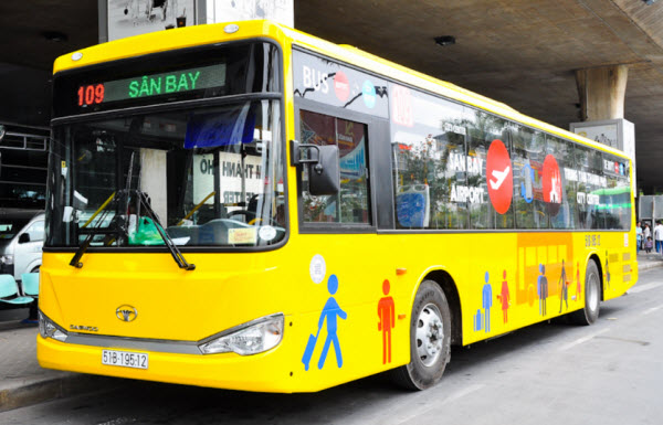 Từ sân bay Tân Sơn Nhất về trung tâm Sài Gòn di chuyển bằng xe buýt