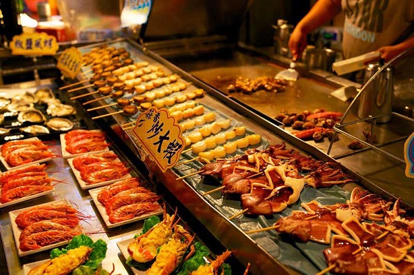 Dạo quanh chợ đêm Đài Bắc để khám phá nền ẩm thực phong phú của Đài Loan