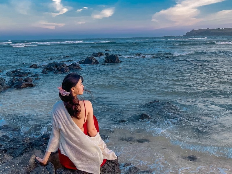 Vịnh Triều Dương là điểm cắm trại dã ngoại cực hot được nhiều bạn trẻ săn đón khi đến Bình Thuận