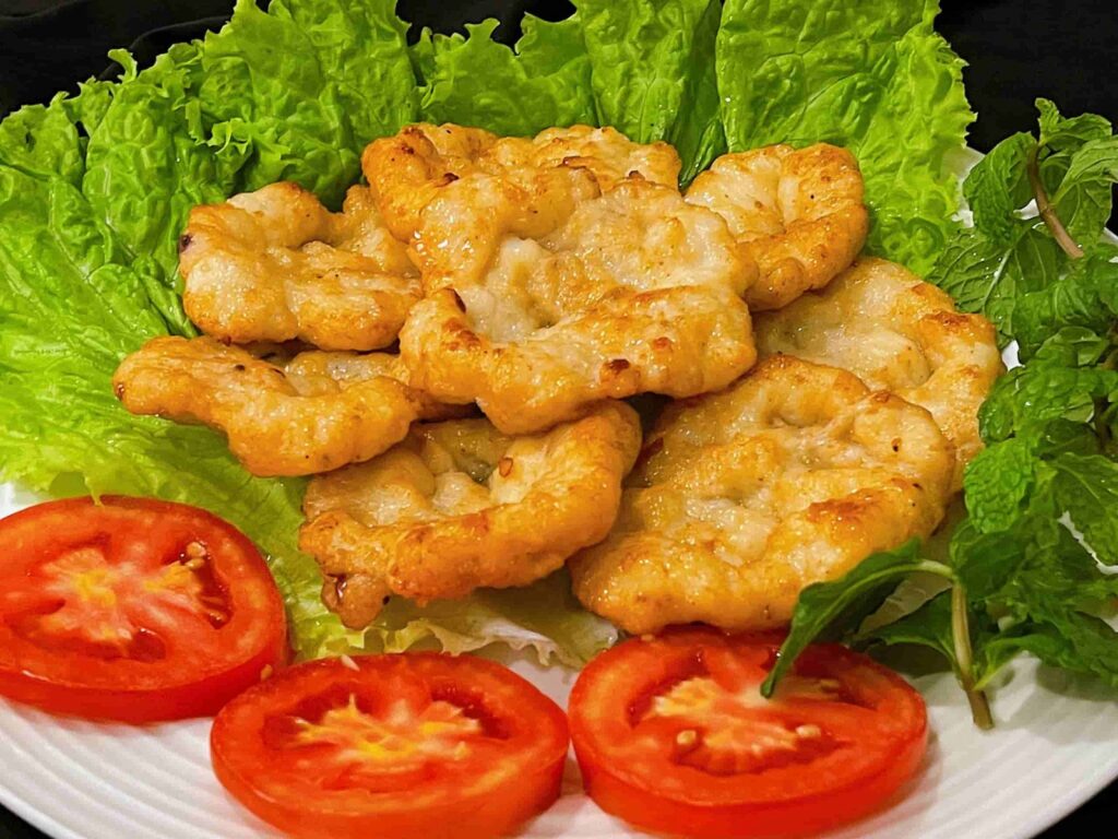 Điểm đến này còn có vô số món ăn độc đáo mà bạn không nên bỏ qua