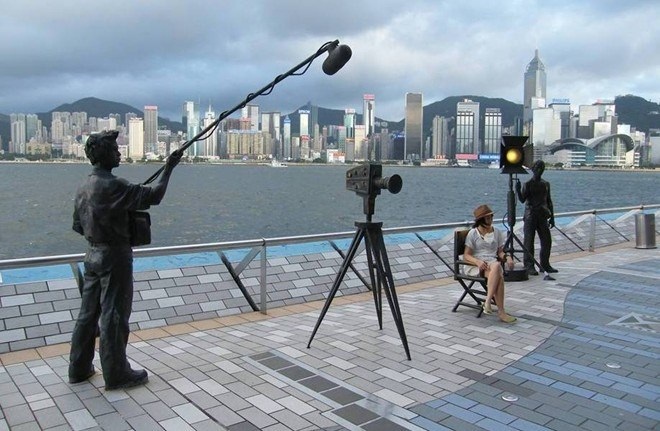 Đối với những du khách có niềm đam mê lớn về phim ảnh thì đại lộ Ngôi sao là một địa danh nổi tiếng không nên bỏ qua