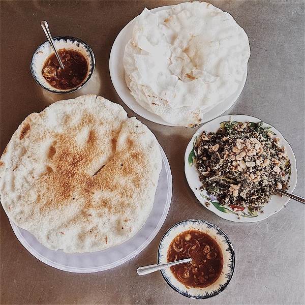 Bánh đập là món ăn dân dã với hương vị thơm ngon, lạ miệng