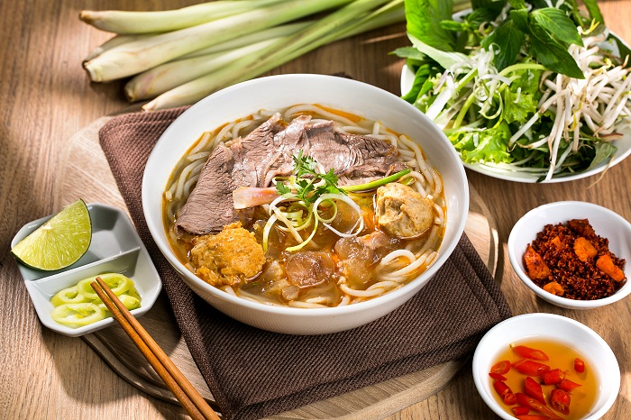 Bún bò là món ăn truyền thống nổi tiếng và trở nên phổ biến ở khắp mọi nơi