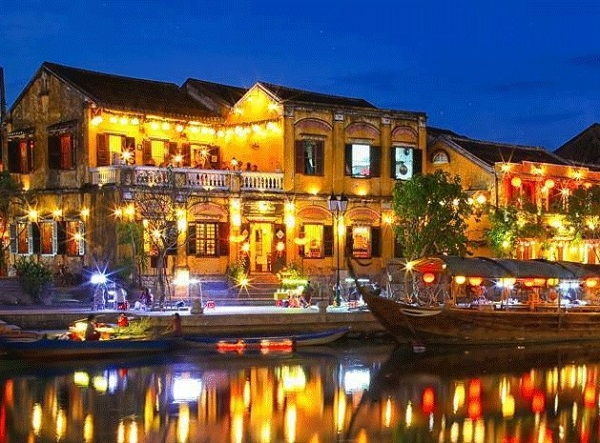 Vẻ đẹp nên thơ của phổ cổ Hội An