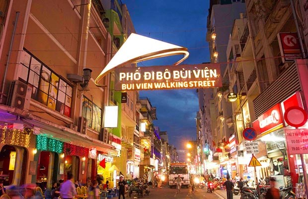 Phố Tây Bùi Viện là điểm đến hút giới trẻ