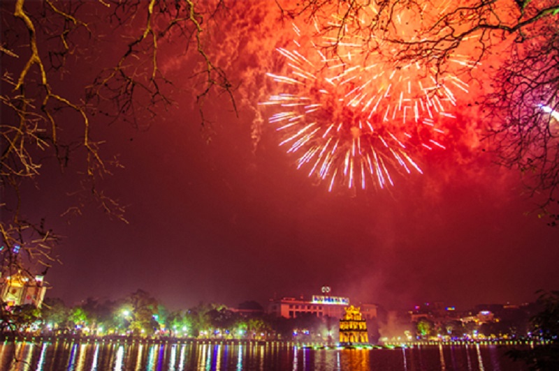 Đến Hà Nội và hòa mình vào không khí tươi vui trong dịp tết Nguyên Đán