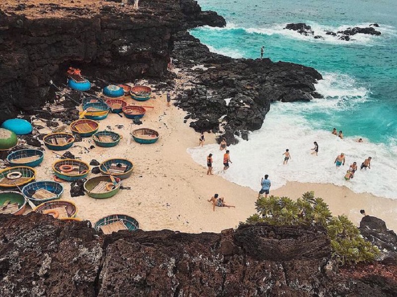 Eo biển tại đảo Lý Sơn đón tiếp khách du lịch